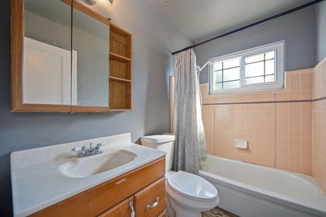 4921 71st St, Sacramento, CA 95820