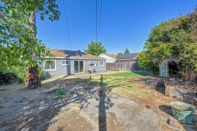 4921 71st St, Sacramento, CA 95820