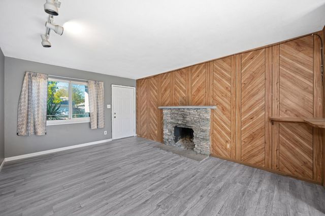 4921 71st St, Sacramento, CA 95820