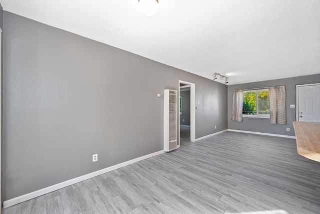 4921 71st St, Sacramento, CA 95820