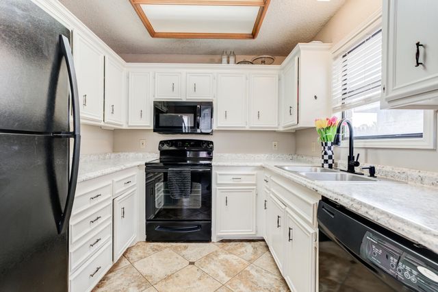 2116 92nd Street, Lubbock, TX 79423