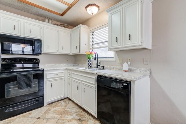 2116 92nd Street, Lubbock, TX 79423