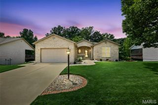 5225 Sundrop Court, Godfrey, IL 62035