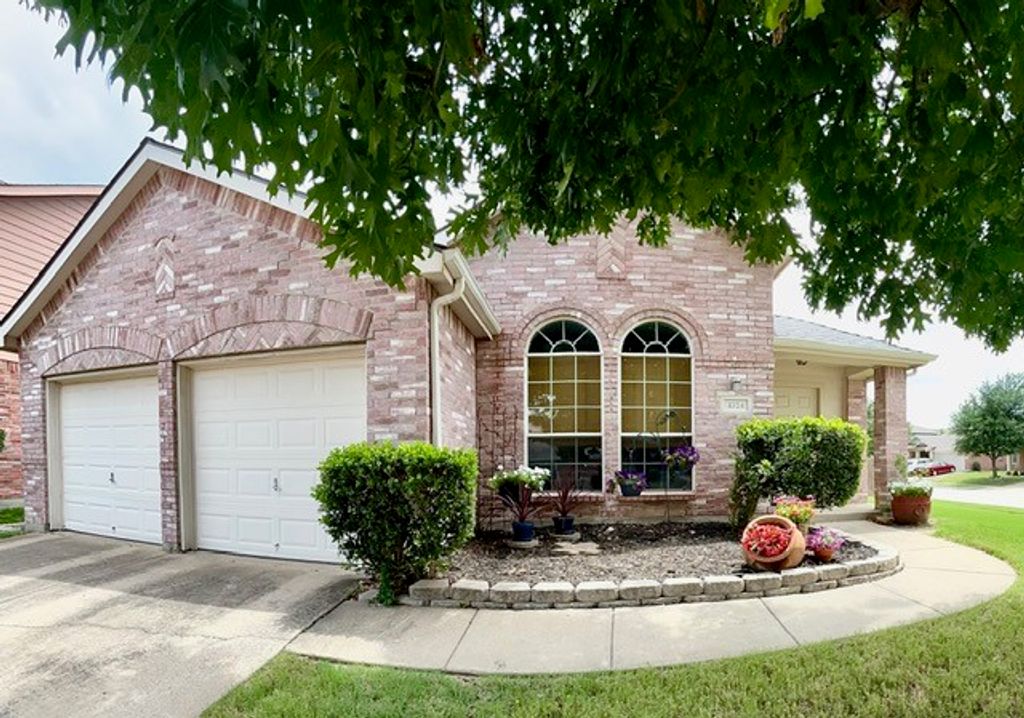 4324 Westbend Lane, Fort Worth, TX 76244