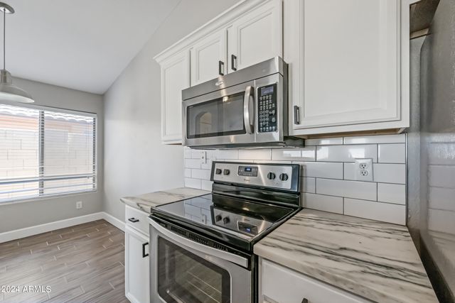 2075 S PEPPERTREE Drive, Gilbert, AZ 85295