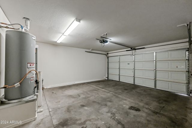 2075 S PEPPERTREE Drive, Gilbert, AZ 85295