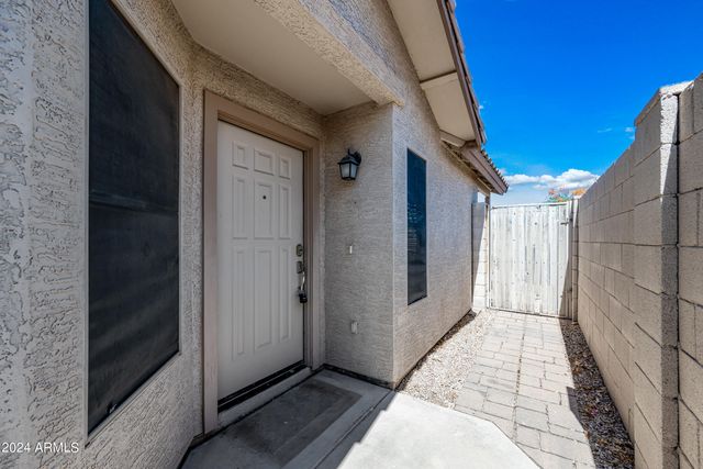 2075 S PEPPERTREE Drive, Gilbert, AZ 85295