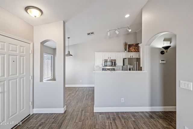 2075 S PEPPERTREE Drive, Gilbert, AZ 85295