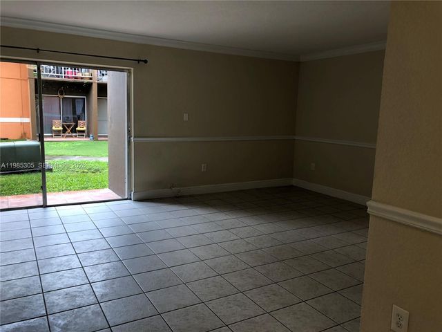 9467 SW 76th St Q3, Miami, FL 33173