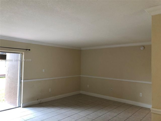 9467 SW 76th St Q3, Miami, FL 33173