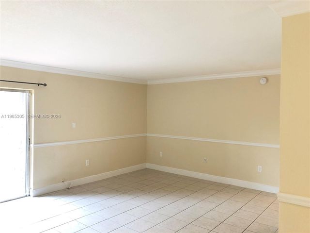 9467 SW 76th St Q3, Miami, FL 33173