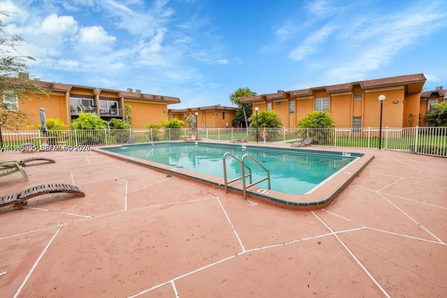 9467 SW 76th St Q3, Miami, FL 33173