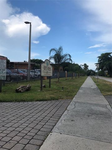 9467 SW 76th St Q3, Miami, FL 33173