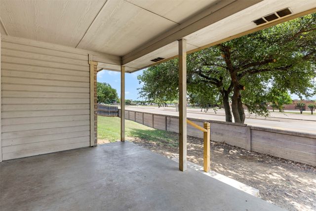 804 Tyler Court, Burleson, TX 76028