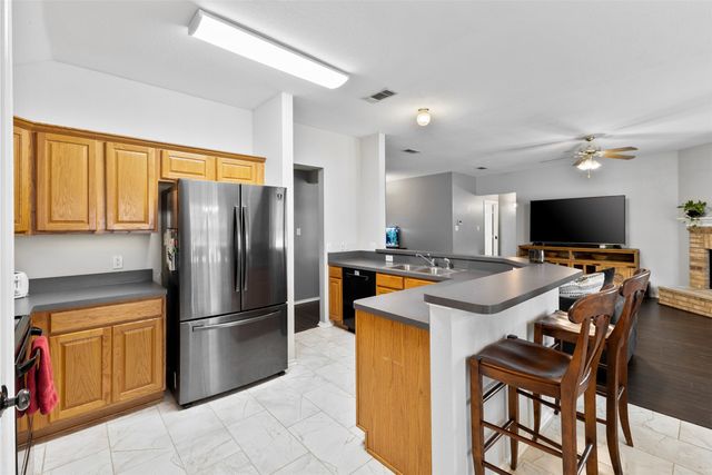 804 Tyler Court, Burleson, TX 76028