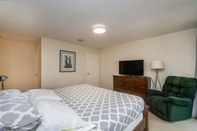 26 Memory Lane, The Woodlands, TX 77380