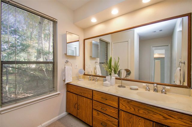 26 Memory Lane, The Woodlands, TX 77380