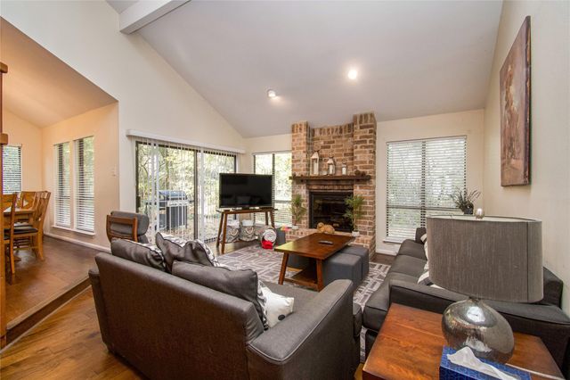 26 Memory Lane, The Woodlands, TX 77380