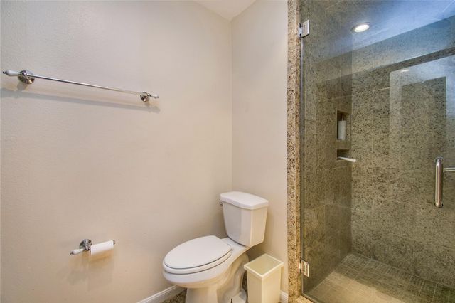 26 Memory Lane, The Woodlands, TX 77380