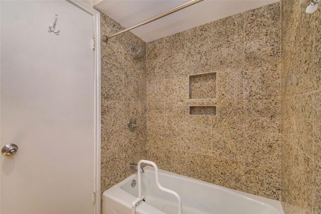26 Memory Lane, The Woodlands, TX 77380