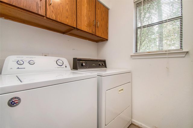26 Memory Lane, The Woodlands, TX 77380