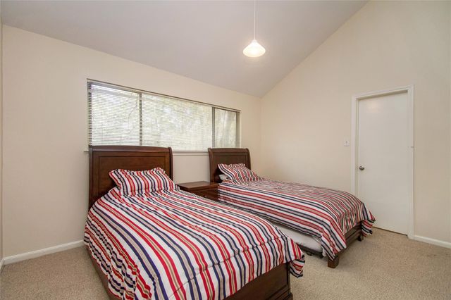 26 Memory Lane, The Woodlands, TX 77380
