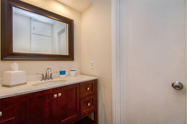 26 Memory Lane, The Woodlands, TX 77380