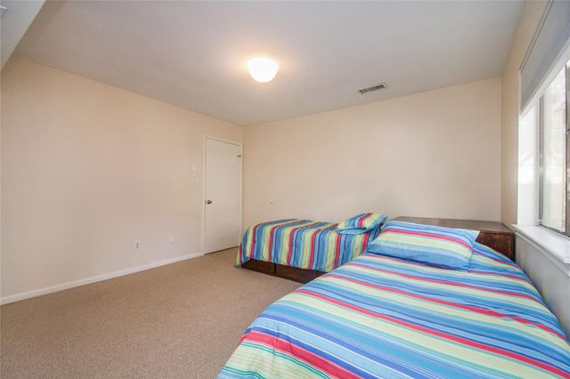 26 Memory Lane, The Woodlands, TX 77380