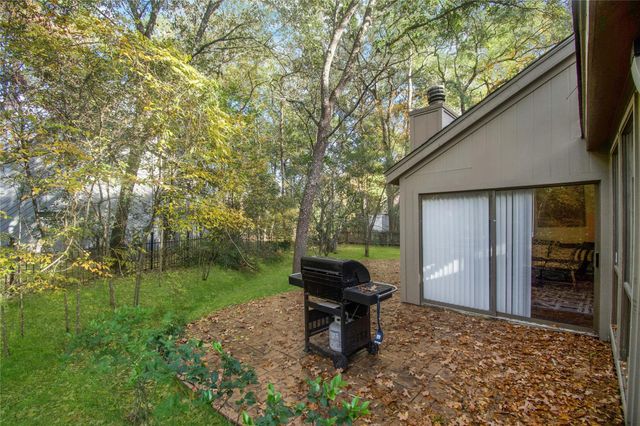 26 Memory Lane, The Woodlands, TX 77380