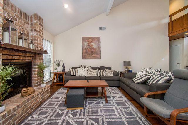 26 Memory Lane, The Woodlands, TX 77380