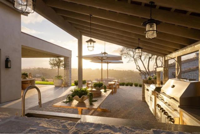 17845 Via de Fortuna, Rancho Santa Fe, CA 92067