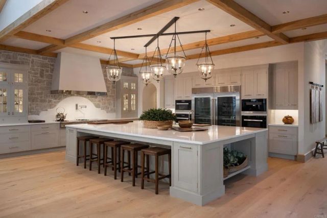 17845 Via de Fortuna, Rancho Santa Fe, CA 92067