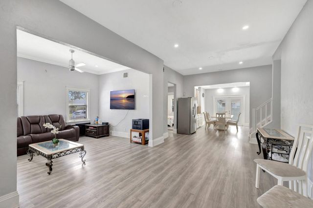 901 W Las Olas Boulevard, Fort Lauderdale, FL 33312