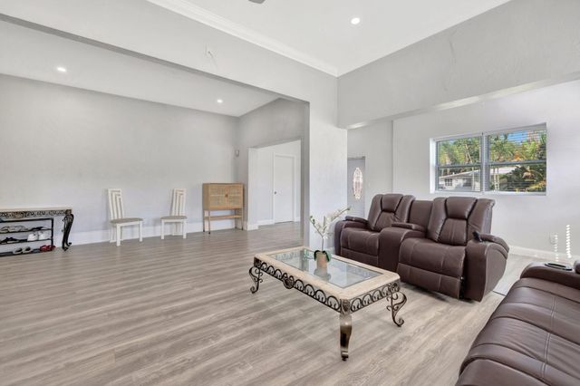 901 W Las Olas Boulevard, Fort Lauderdale, FL 33312