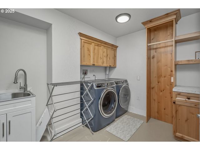 16290 S RIVERVIEW Rd, Molalla, OR 97038