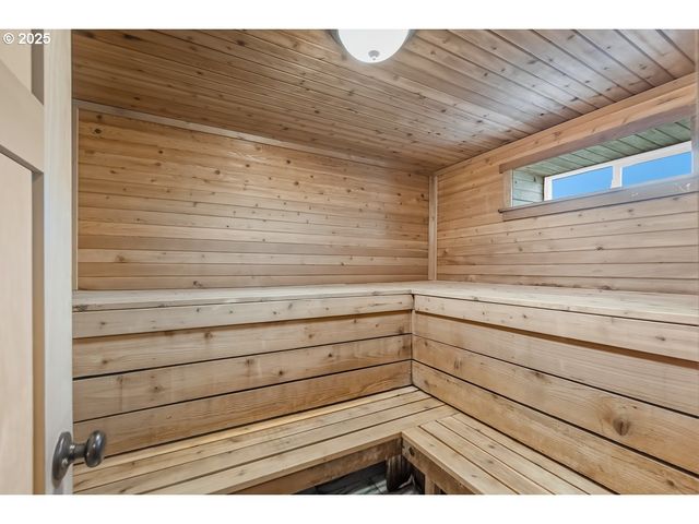 16290 S RIVERVIEW Rd, Molalla, OR 97038