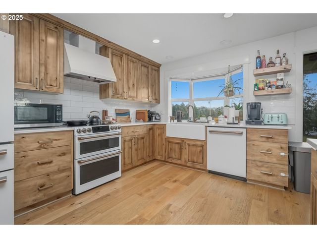 16290 S RIVERVIEW Rd, Molalla, OR 97038