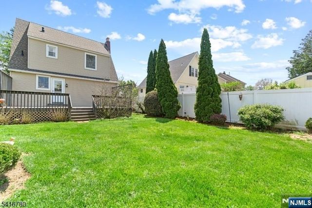 9 Saint Charles Avenue, West Caldwell, NJ 07006