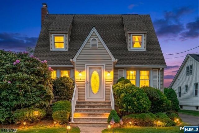 9 Saint Charles Avenue, West Caldwell, NJ 07006