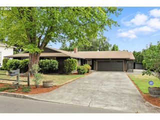 3359 Se PINE St, Hillsboro, OR 97123