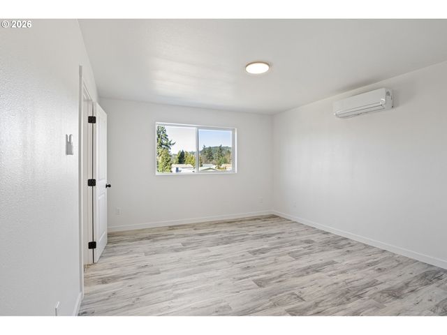 176 ALLISON Ave, Sutherlin, OR 97479