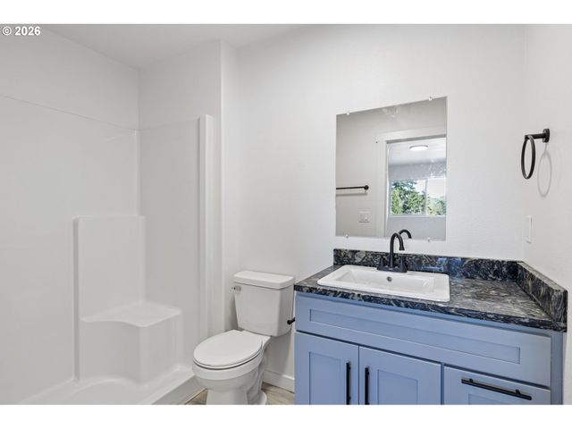 176 ALLISON Ave, Sutherlin, OR 97479