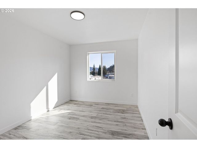 176 ALLISON Ave, Sutherlin, OR 97479