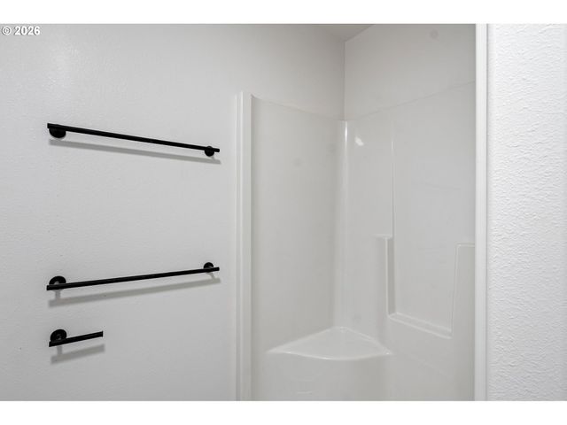 176 ALLISON Ave, Sutherlin, OR 97479