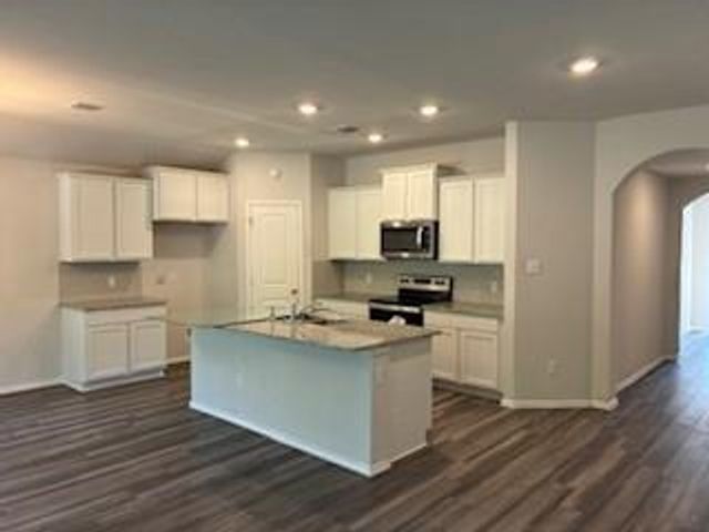 213 Yemen RD, Taylor, TX 76574