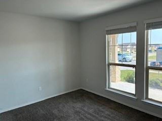 213 Yemen RD, Taylor, TX 76574