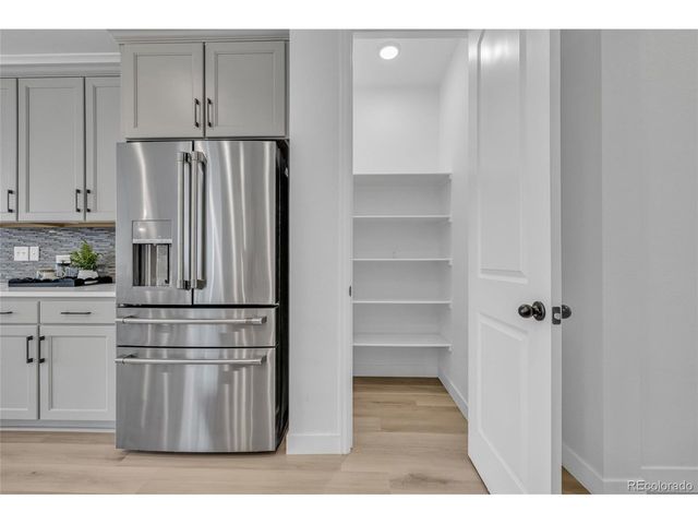 180 N Edge Cliff St, Castle Rock, CO 80104