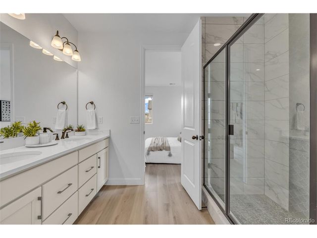 180 N Edge Cliff St, Castle Rock, CO 80104