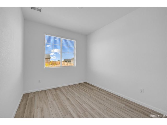 180 N Edge Cliff St, Castle Rock, CO 80104