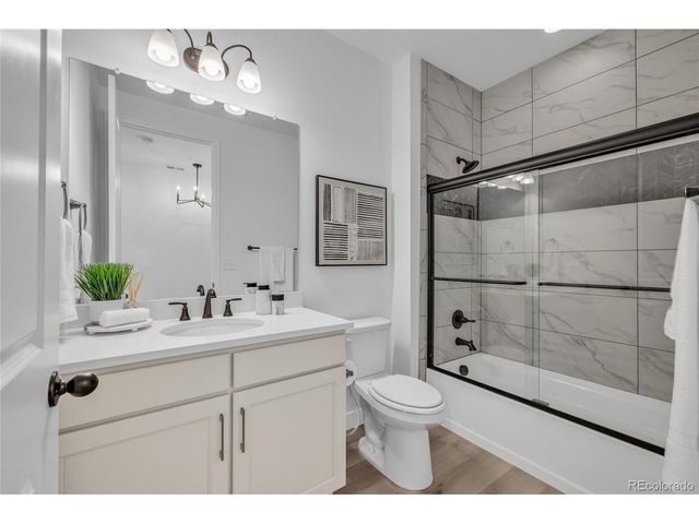 180 N Edge Cliff St, Castle Rock, CO 80104